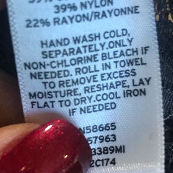 Chelsea 28 Gray Lace Blouse Size Small NWT - Picture 5 of 7